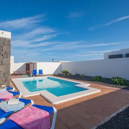 Casa Ostoja - Heated Pool & Spacious Holiday home *