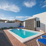 Casa Ostoja - Heated Pool & Spacious 플라야블랑카