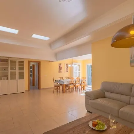 Casa Ostoja - Heated Pool & Spacious 펜션 플라야블랑카